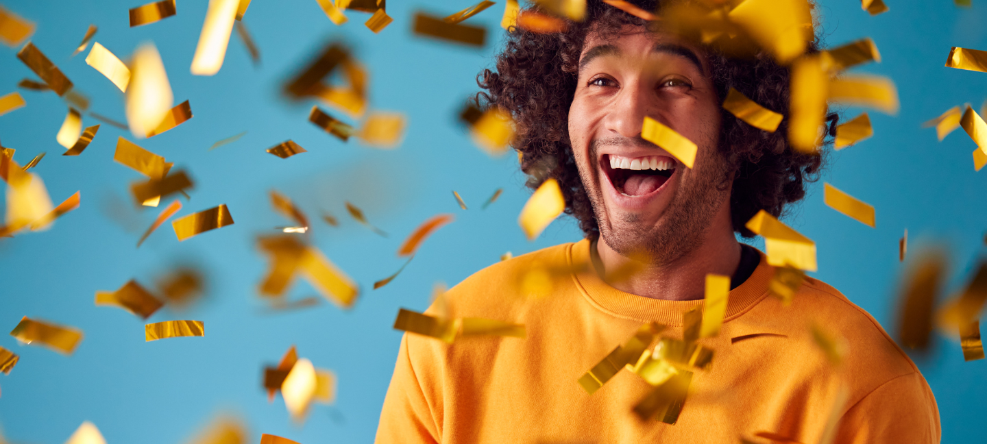 Prijs - Blij - Feest - Confetti - Verjaardag