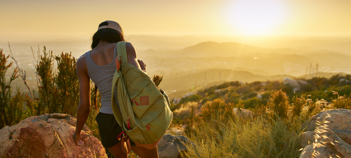 Trail - Natuur - Zon - Wandelen - Lopen - Happy - Meditatie